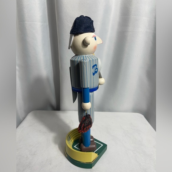 The Bombay Co. Vintage 1998 "Slugger" Baseball Nutcracker 12"X4.5"X4.5" - Picture 5 of 15